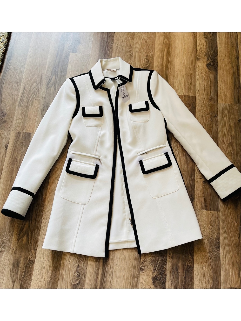 White House Black Market XS Coat and Multiple Pockets,